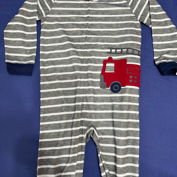 NWT Carters 4T pajamas - Picture 3 of 5